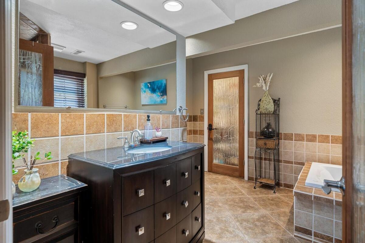 Steps To The Lake, Game Room & More! Sleeps 9 Lake Hamilton Exterior foto