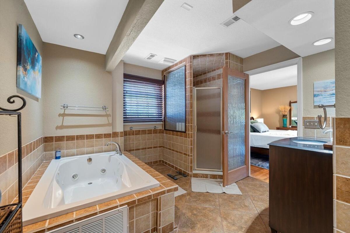 Steps To The Lake, Game Room & More! Sleeps 9 Lake Hamilton Exterior foto